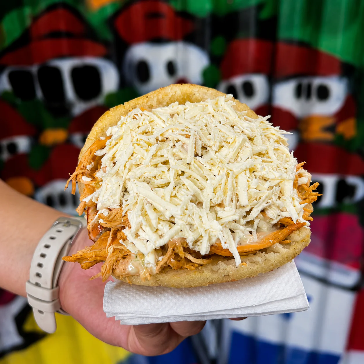 2 Arepas Colombianas a elegir de Pollo o Carne + 2 Sodas por solo $10 en Arepitas Q Chimba - Image 4