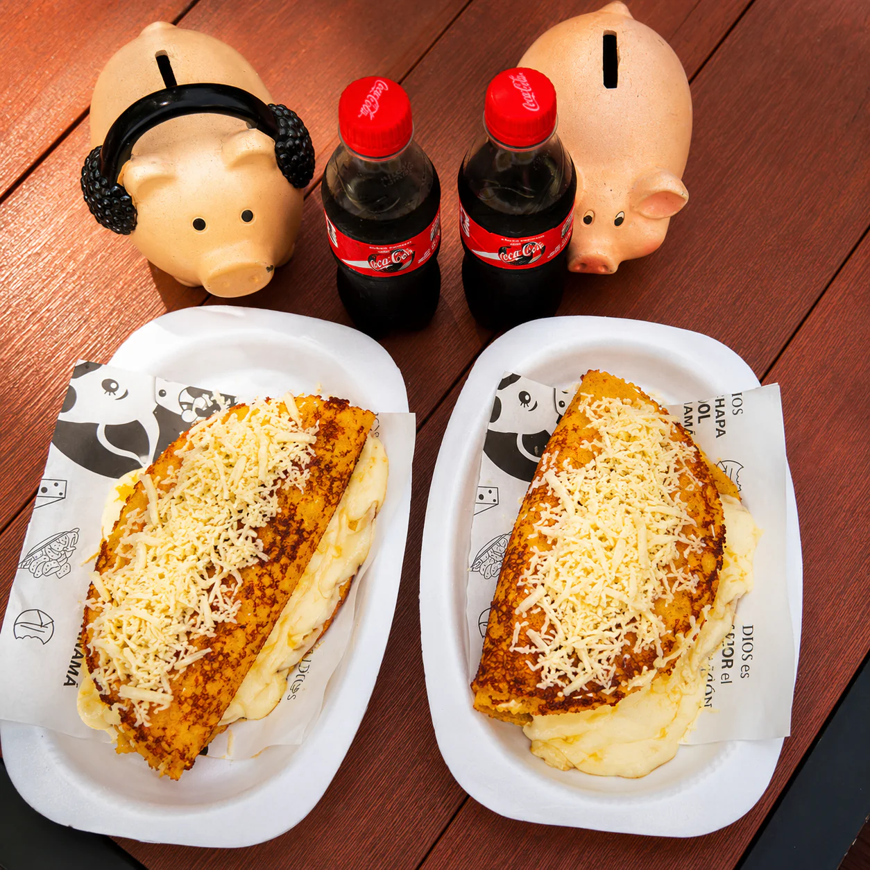 2 Cachapas con Queso + 2 Soditas por solo $14 en Miss Puerkita - Image 3