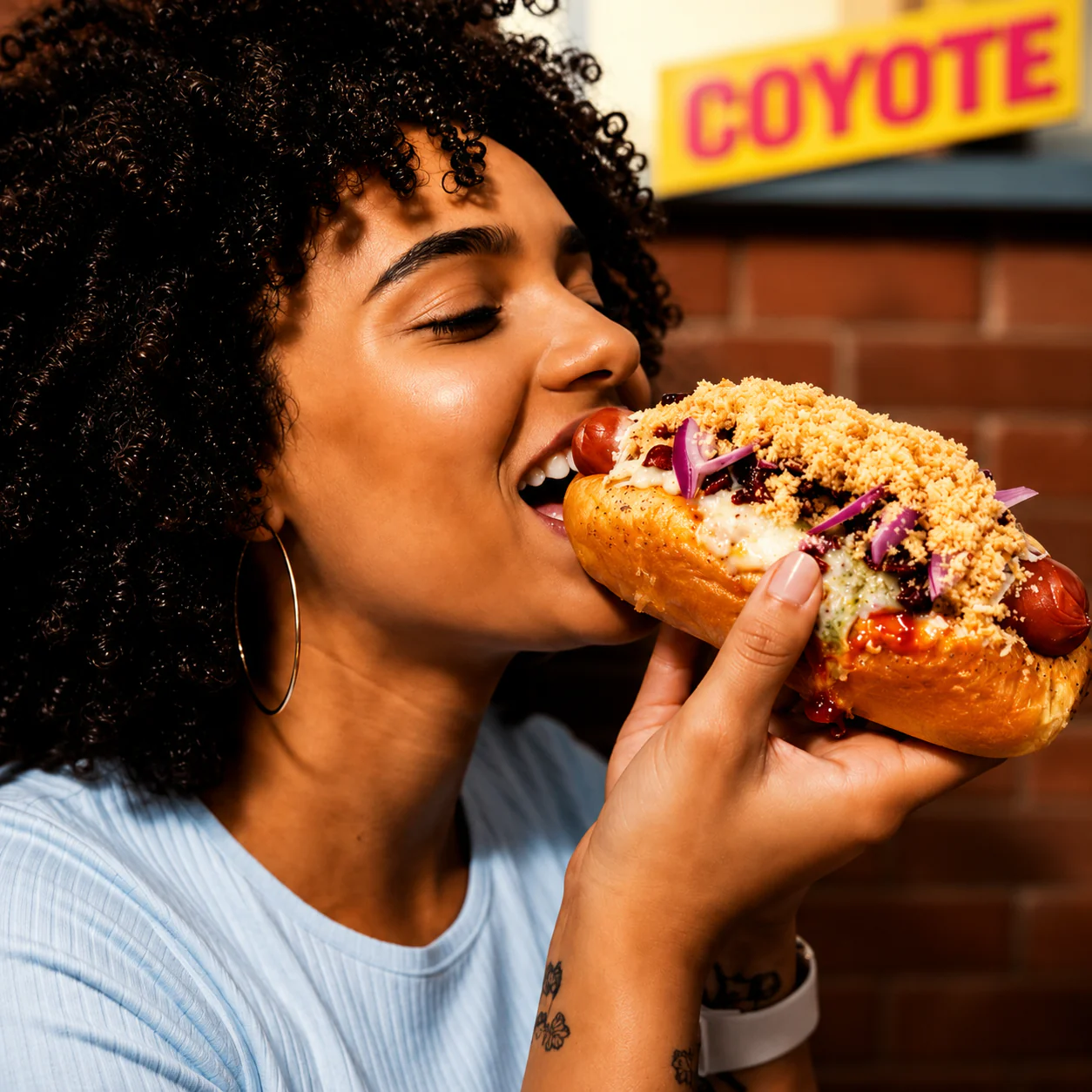 2 Coyote Dogs + 2 Elotes + 2 Esquites por solo $20 en Coyote Brisas del Golf - Image 12