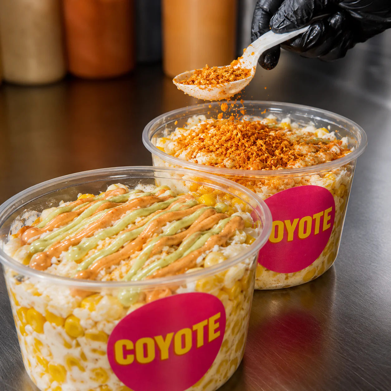 2 Coyote Dogs + 2 Elotes + 2 Esquites por solo $20 en Coyote Brisas del Golf - Image 5