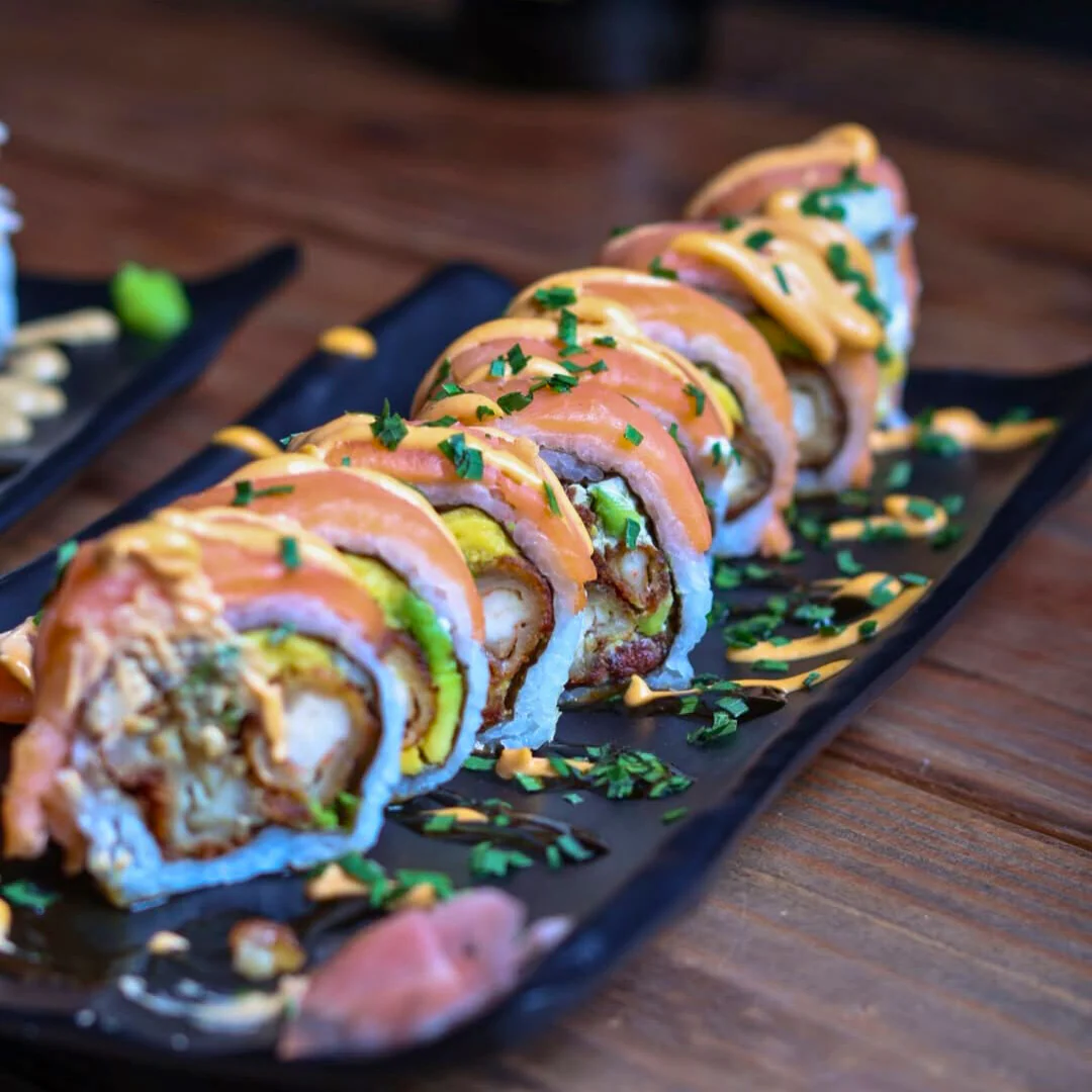 2 Sushi Premium del Menú + 1 Entrada + 2 Bebidas por solo $12 en Sushi Street - Image 3
