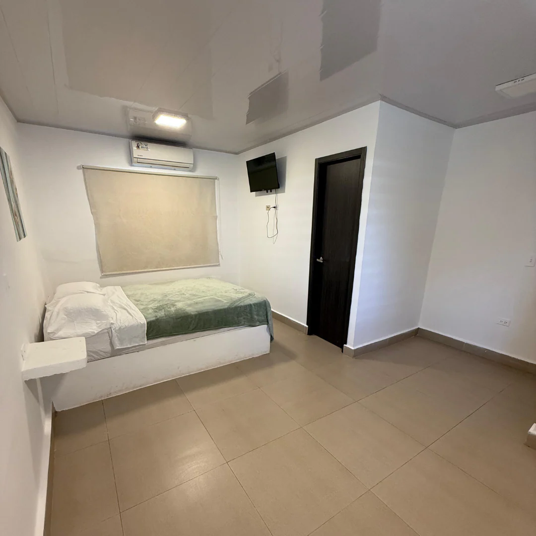 Pasadía para 2 Personas con Habitación por solo $25 en Marvella Club Gorgona - Image 6
