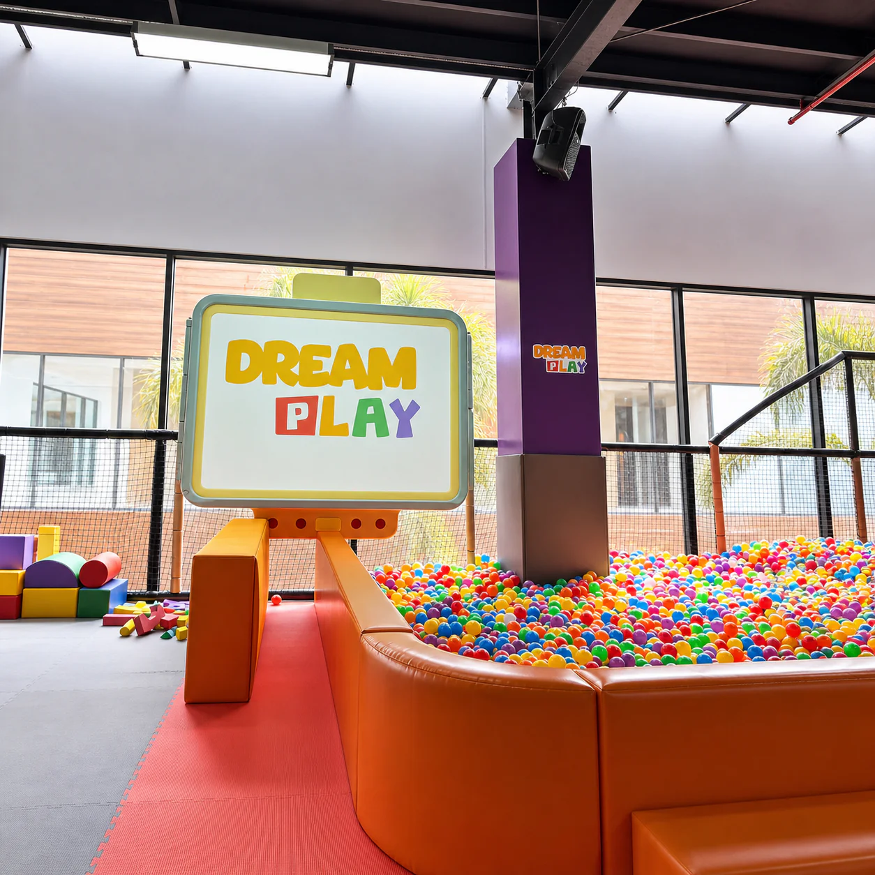 2 Horas de juego ilimitado para 1 niño + 2 adultos + Botella de Agua por $10 en Dream Play - Image 4
