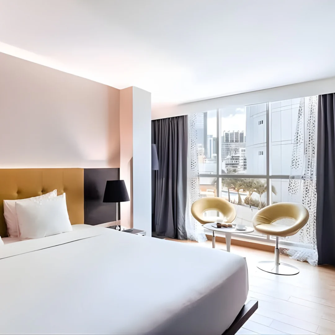 Estadía Deluxe para 2 Personas con Desayuno + Wings + Cubetazo por $79 en Hotel Exe Oriental - Image 8