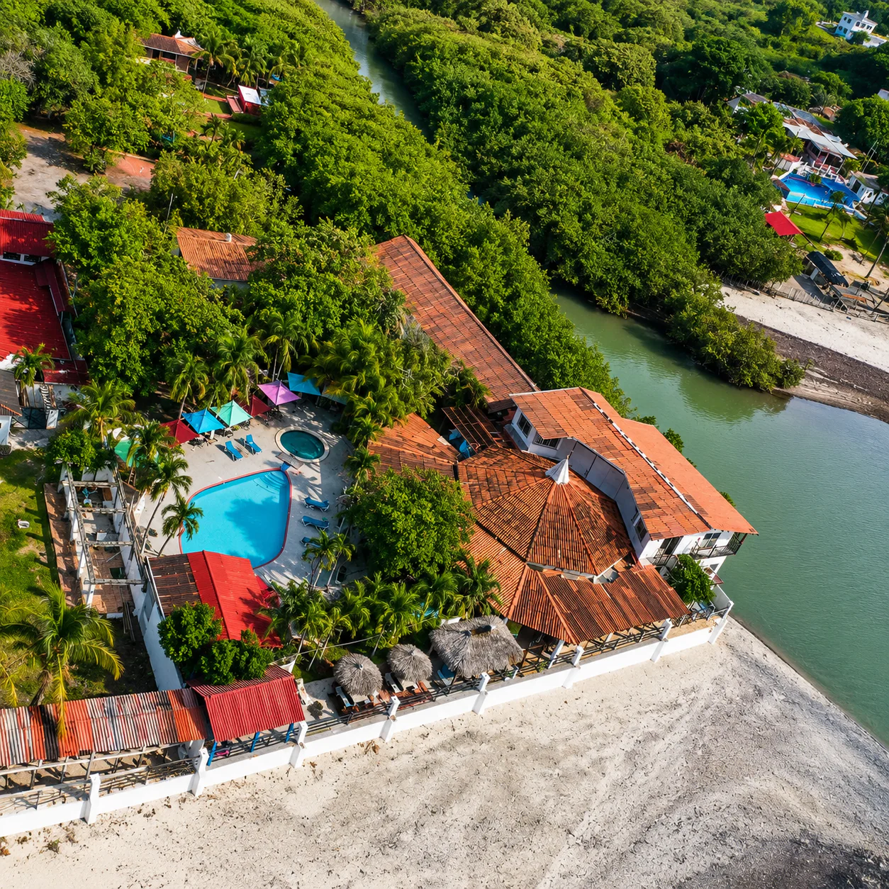 Estadía para 2 o 4 Personas con Desayuno Incluido desde solo $55 por noche en Bay View Hotel - Image 11