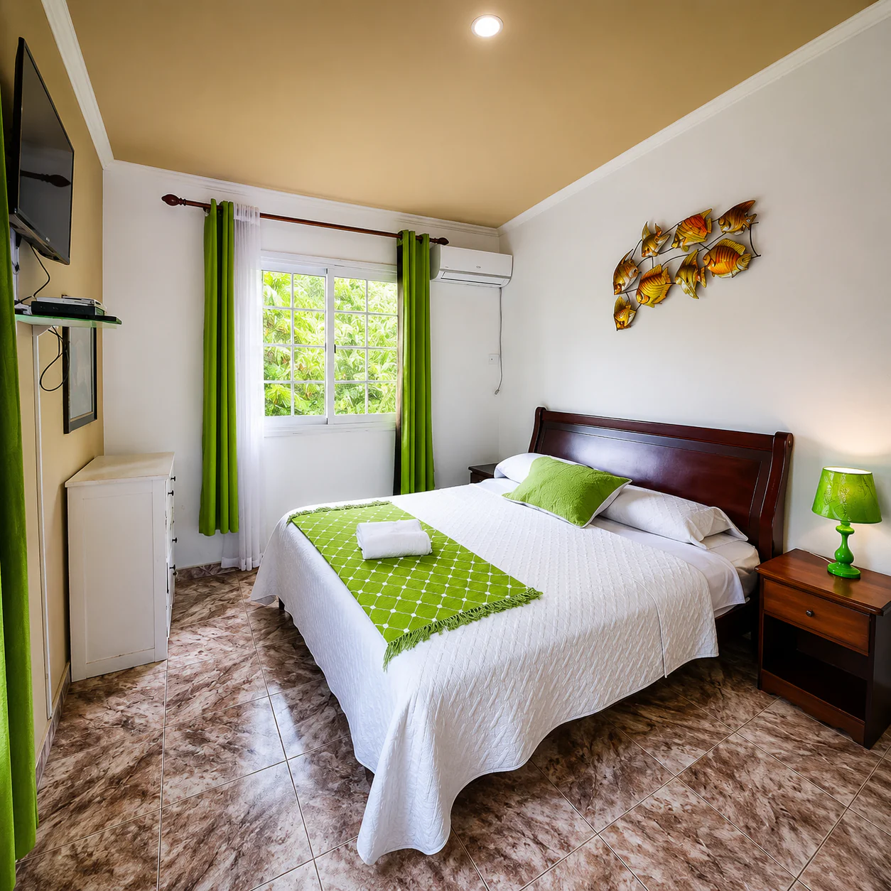 Estadía para 2 o 4 Personas con Desayuno Incluido desde solo $55 por noche en Bay View Hotel - Image 5