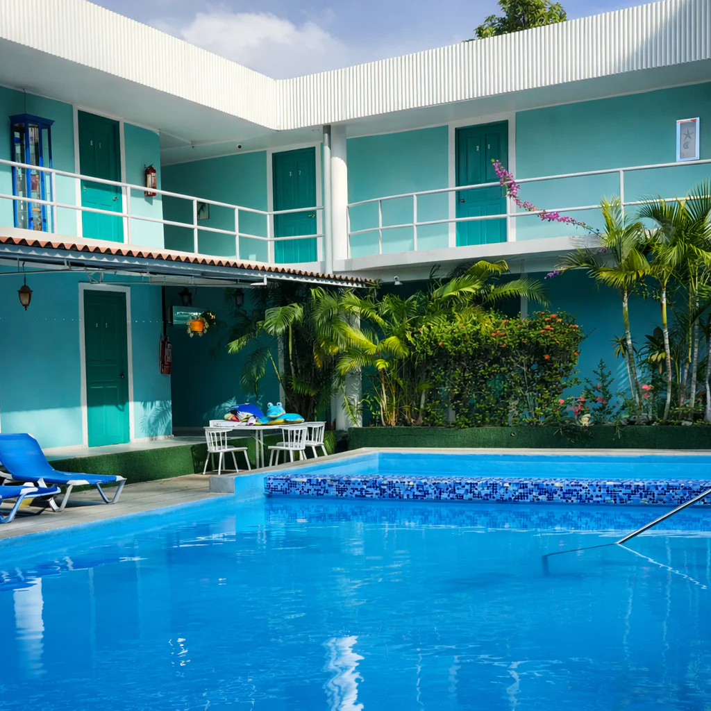 Estadía de 2 días y 1 noche para 2 personas + Desayuno + Piscina por solo $60 en Hotel Pacific Coast - Image 4
