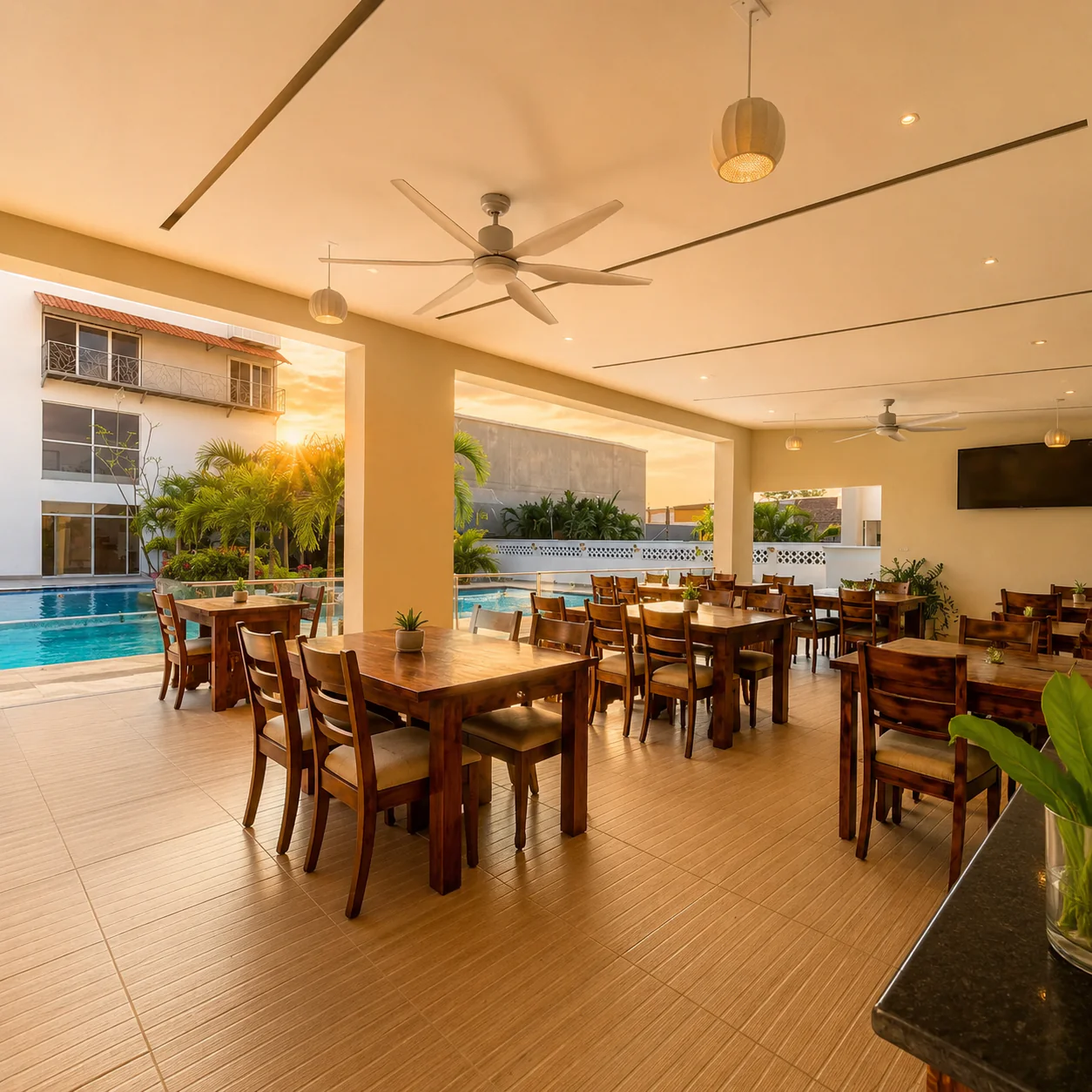 Pasadía con Piscina + Almuerzo del Día por solo $9.50 por Persona en Hotel Coronado Inn - Image 3